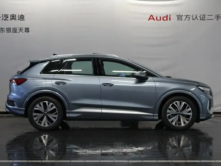 Audi Q4 e-tron — фото 2