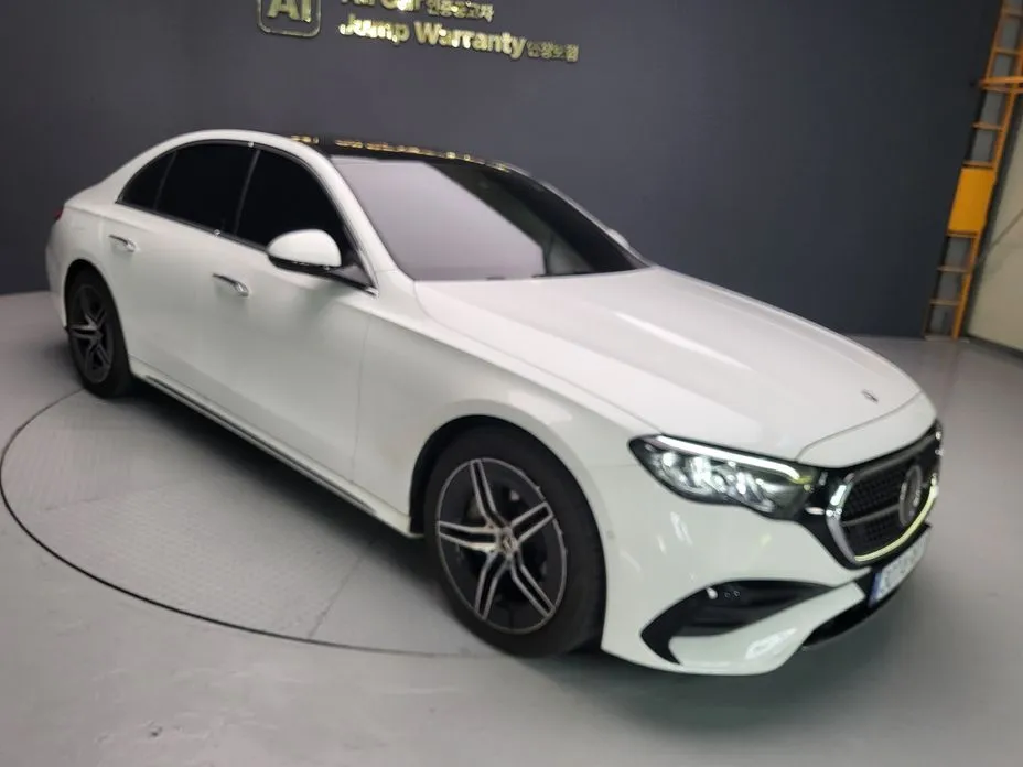 Mercedes-Benz E-Class — фото 1