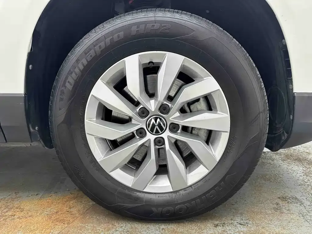 Volkswagen Tharu — фото 10