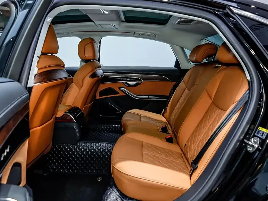 Audi A8 — фото 2