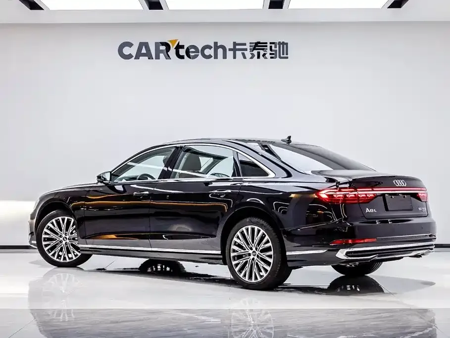 Audi A8 — фото 4