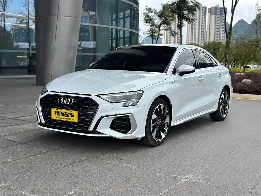 Audi A3 — фото 1