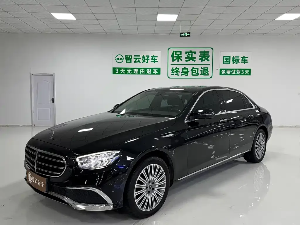 Mercedes-Benz E-Class — фото 1