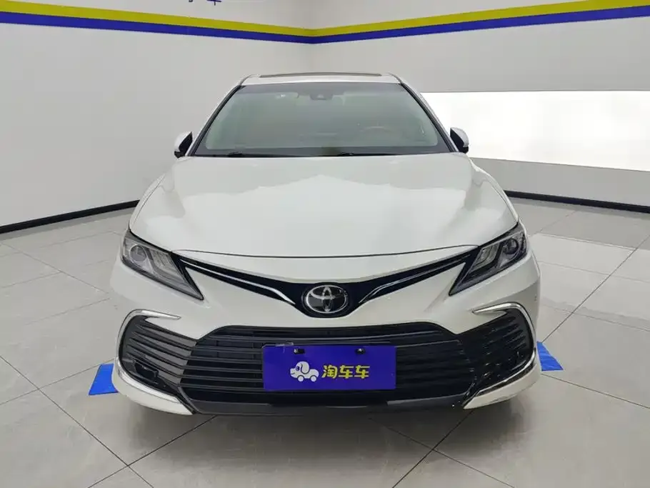 Toyota Camry — фото 10