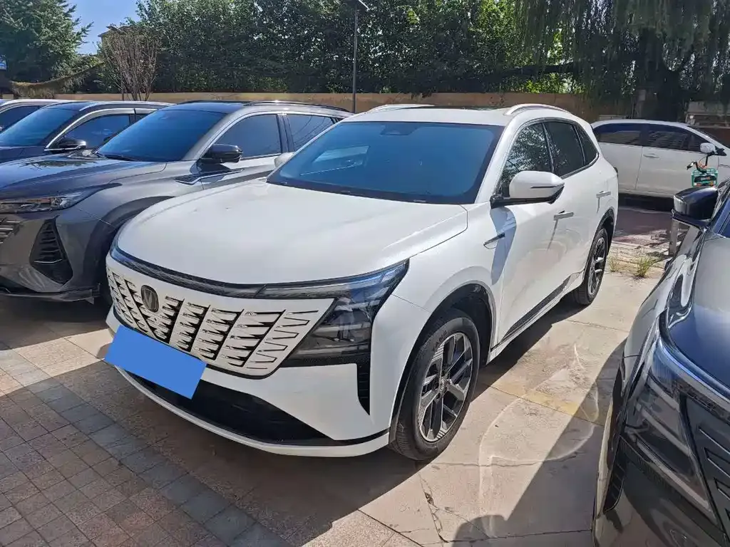 Changan CS75 PLUS — фото 1