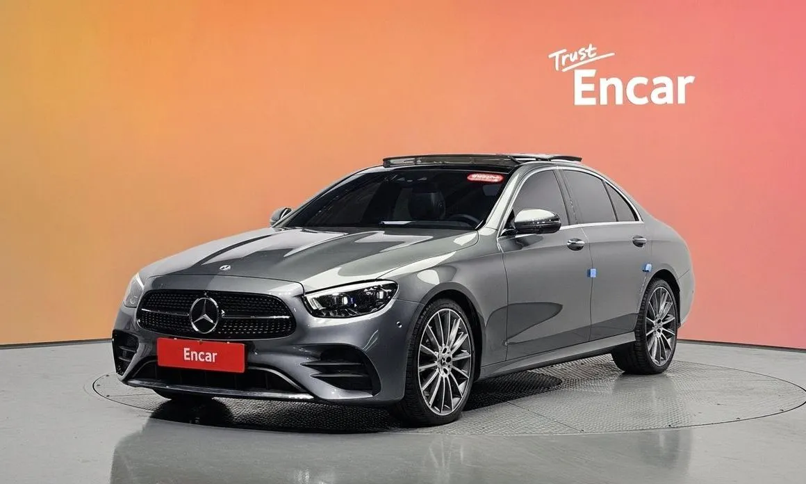 Mercedes-Benz E-Class — фото 1