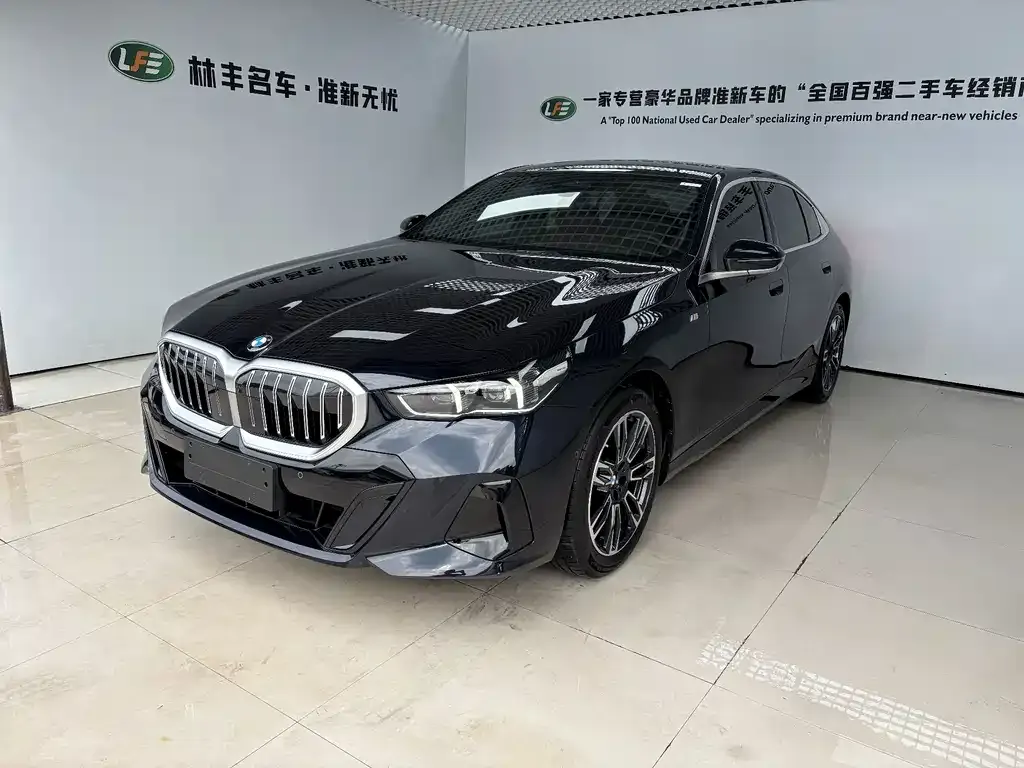 BMW 5 Series — фото 1