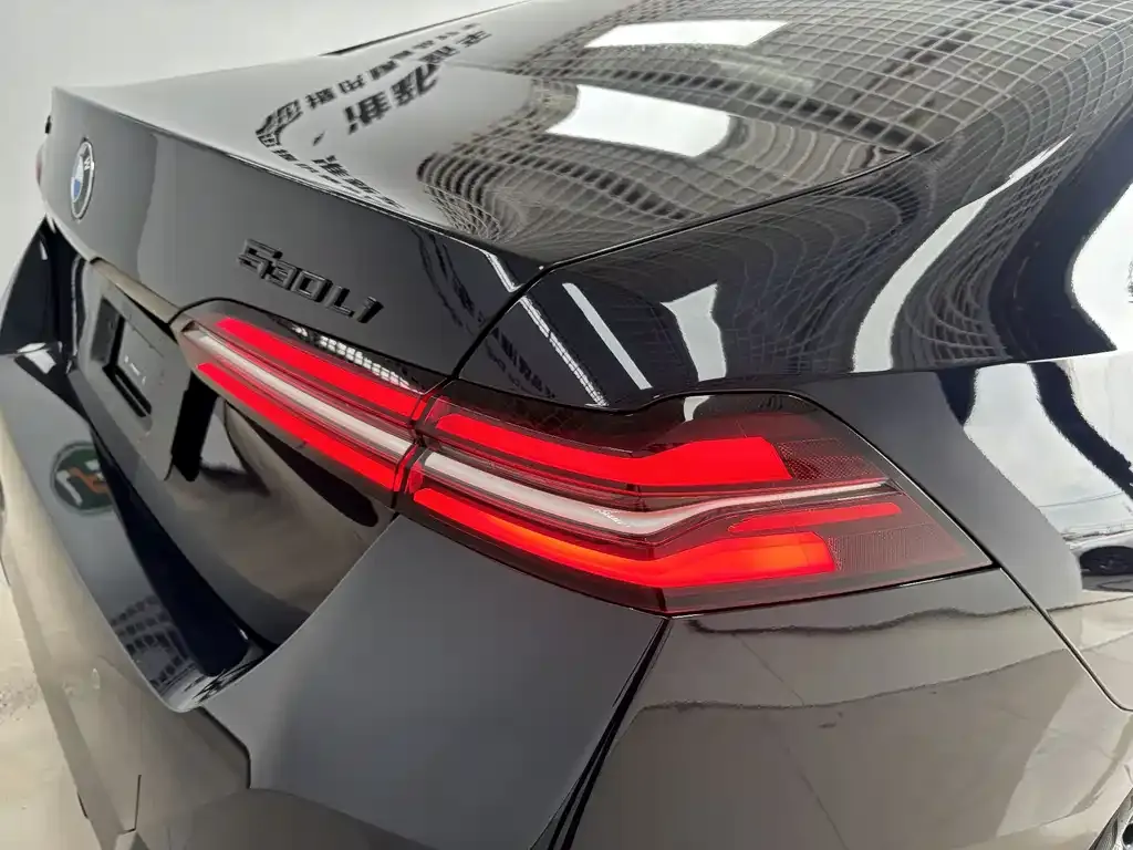 BMW 5 Series — фото 10