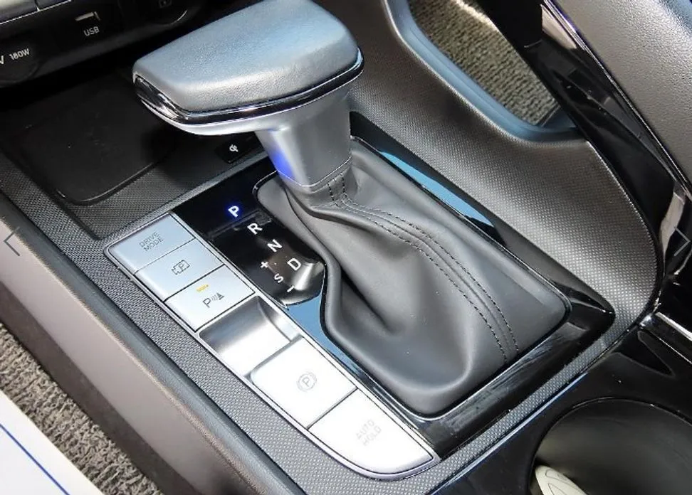 Hyundai AVANTE — фото 6