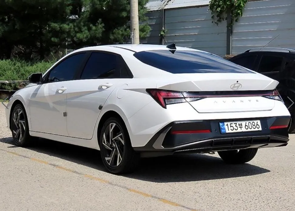 Hyundai AVANTE — фото 2