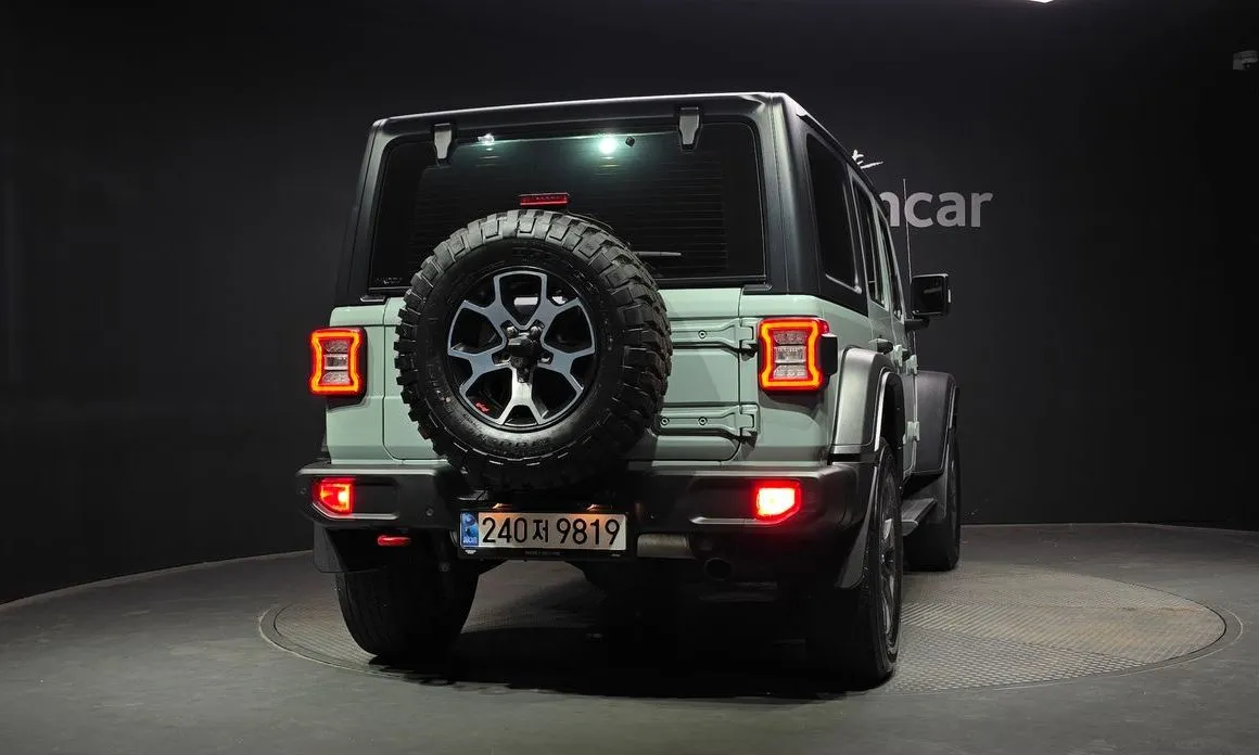 Jeep Wrangler — фото 7