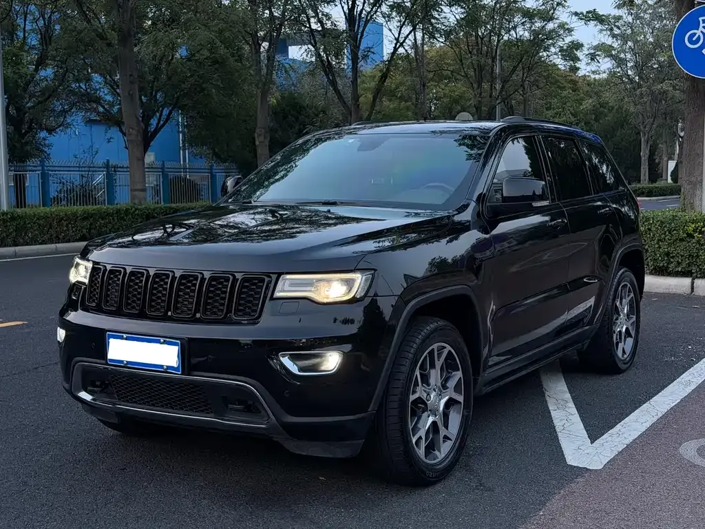 Jeep Grand Cherokee (Import) — фото 1