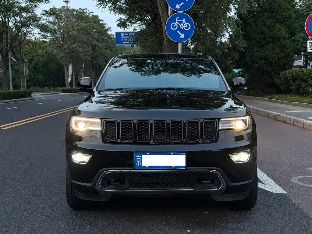 Jeep Grand Cherokee (Import) — фото 8