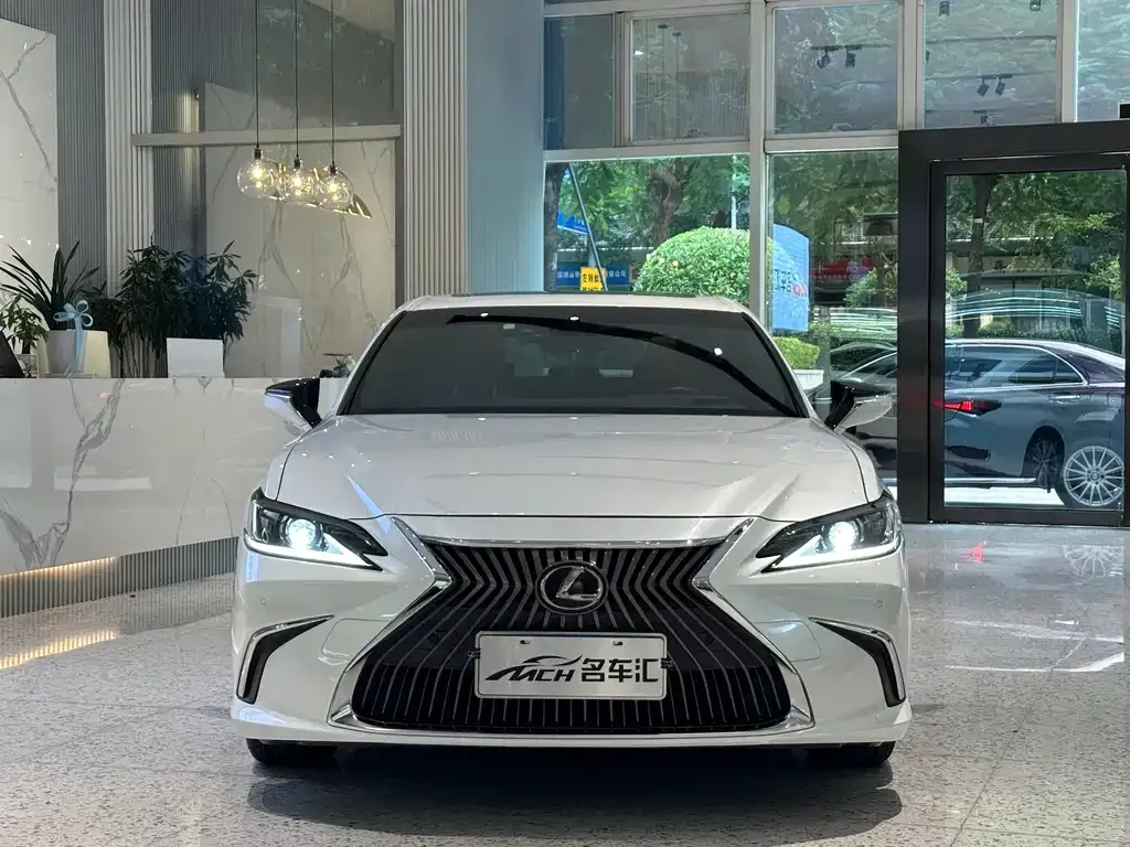 Lexus ES — фото 2