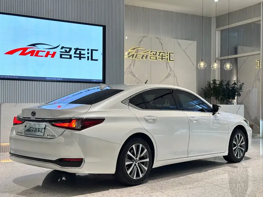 Lexus ES — фото 4