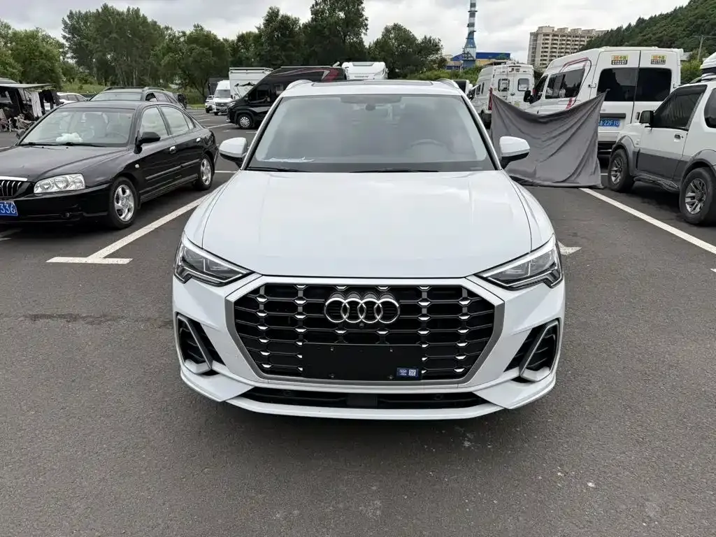 Audi Q3 — фото 8