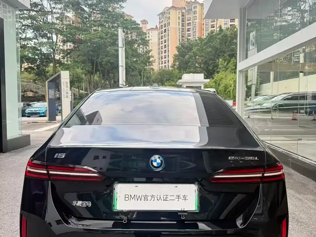 BMW i5 — фото 4