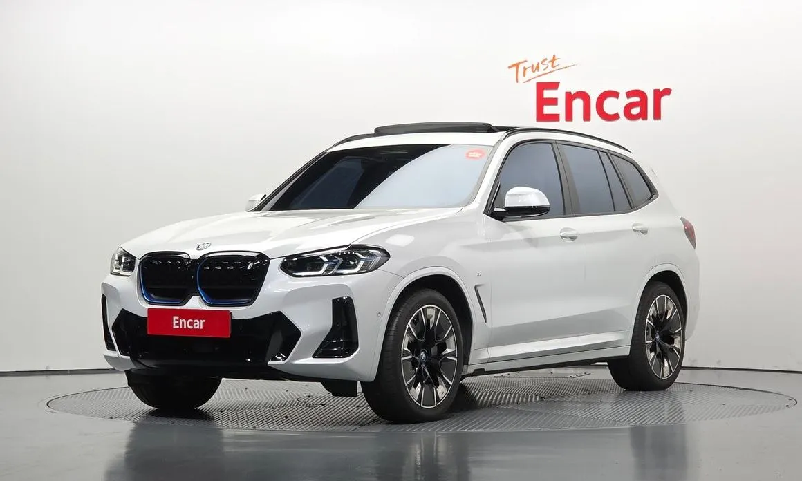 BMW iX3 — фото 1