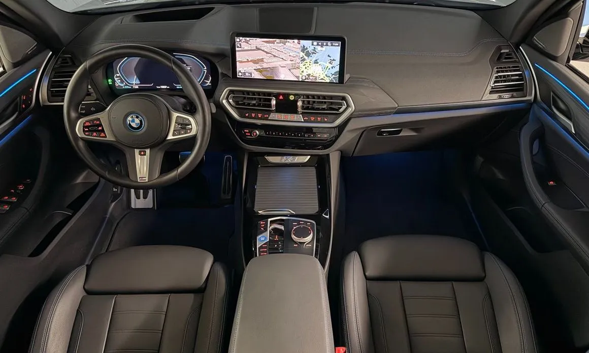 BMW iX3 — фото 10