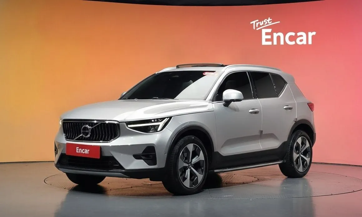 Volvo XC40 — фото 1
