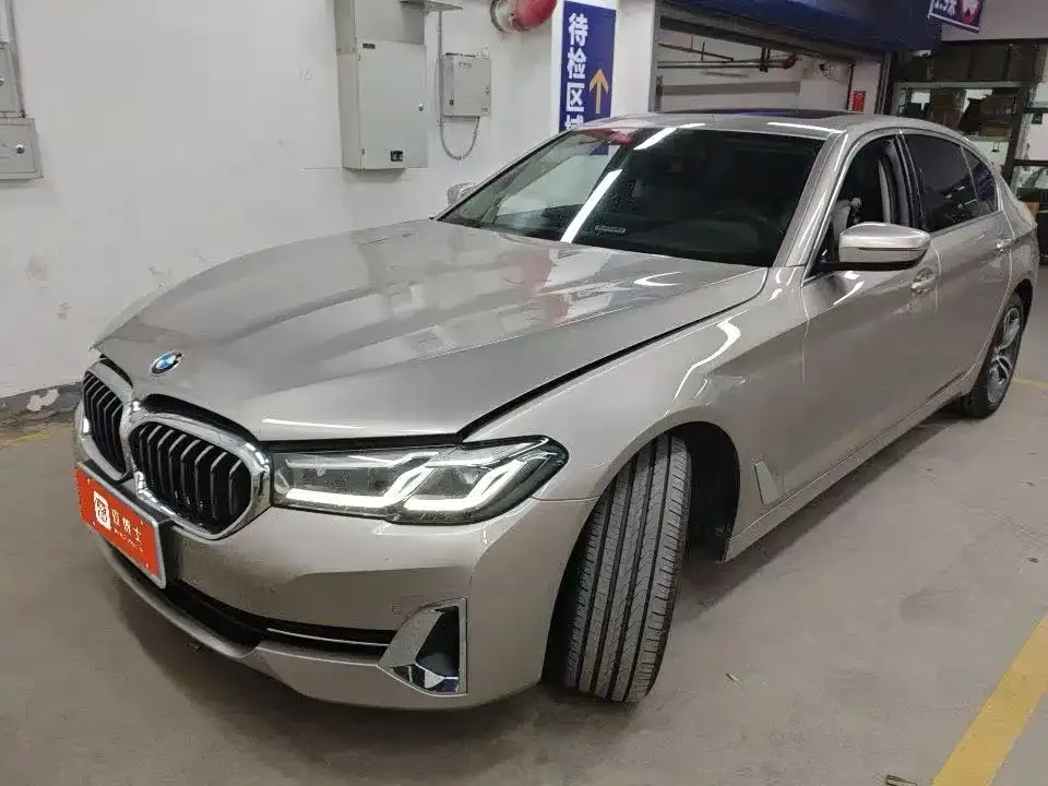 BMW 5 Series — фото 1