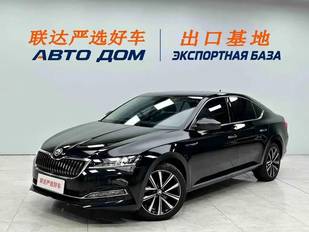 Skoda Superb — фото 1