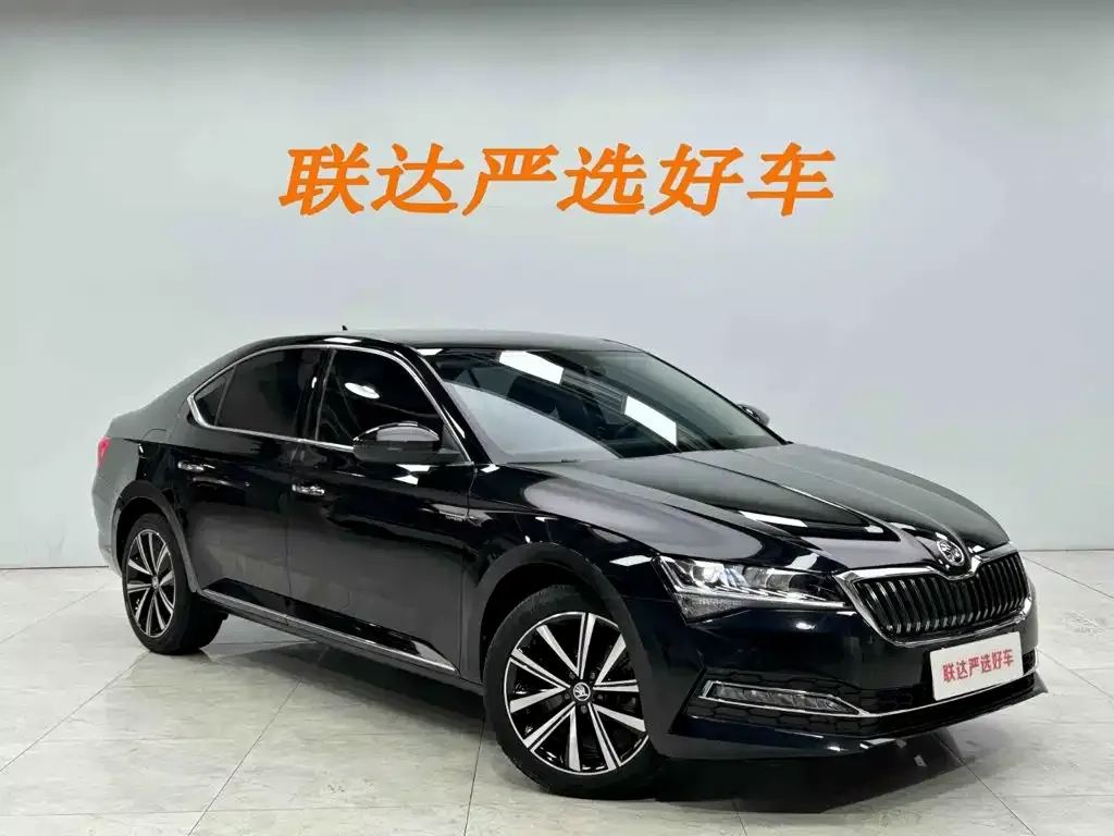Skoda Superb — фото 8