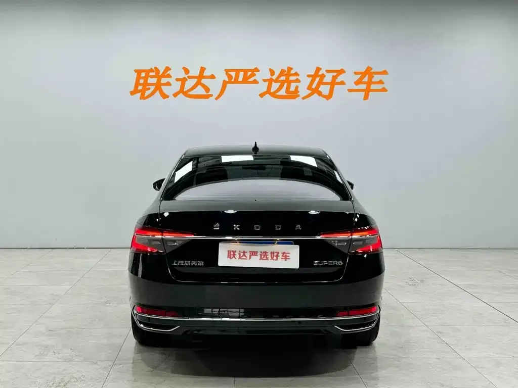 Skoda Superb — фото 3
