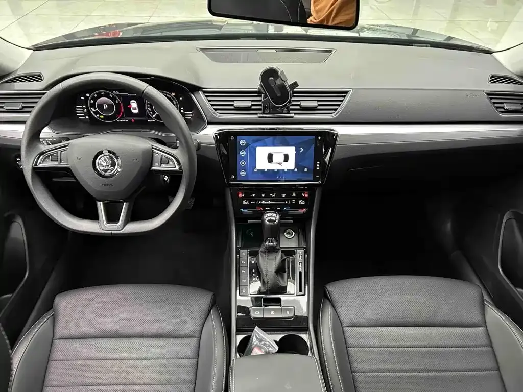 Skoda Superb — фото 6