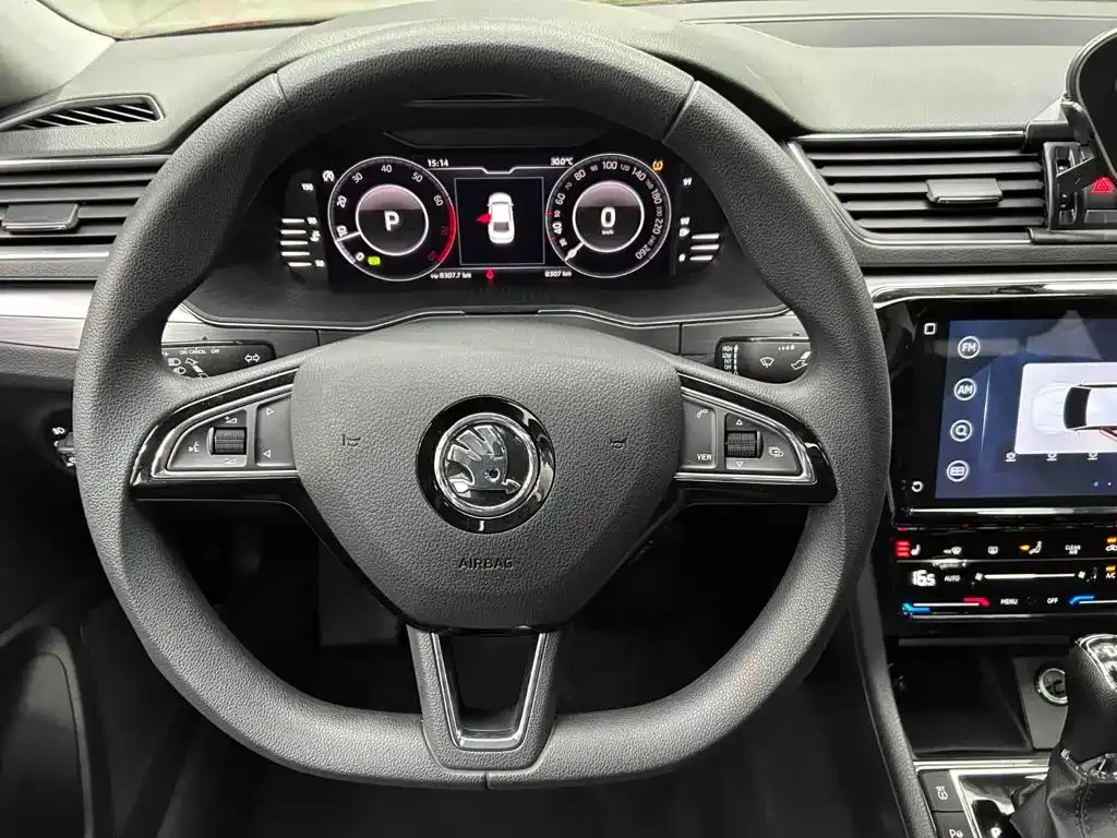 Skoda Superb — фото 7