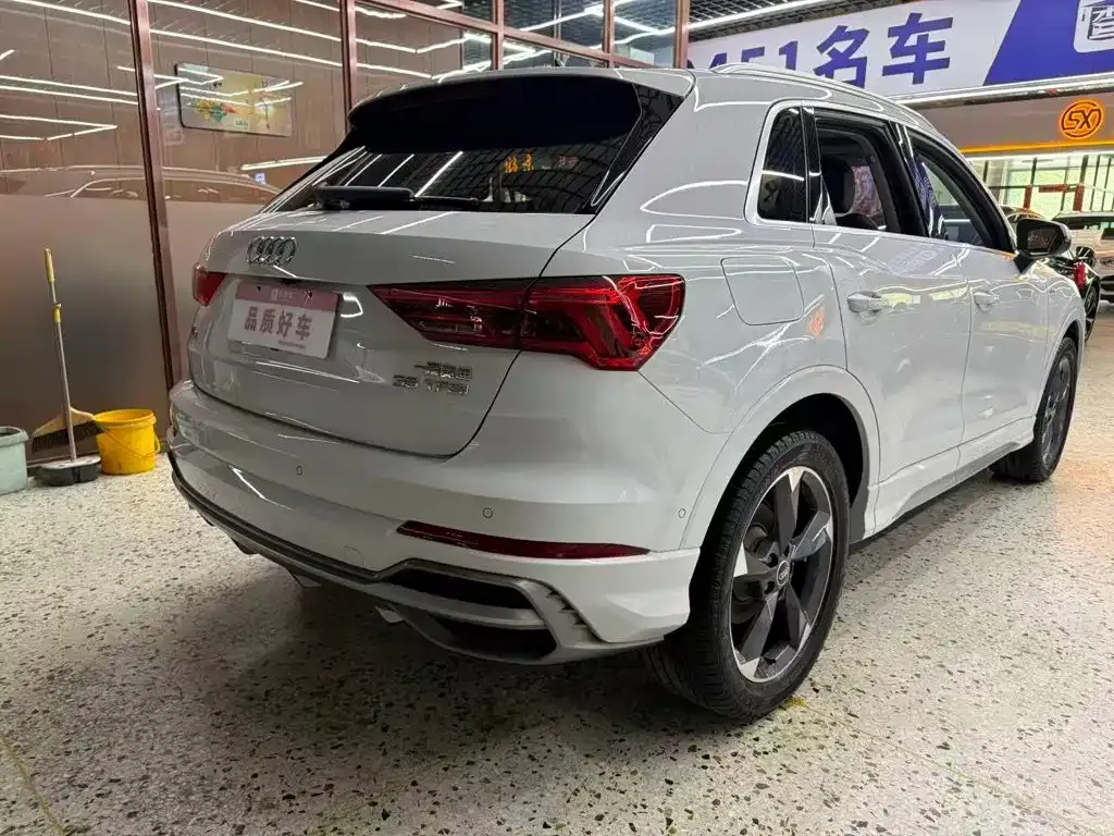 Audi Q3 — фото 10