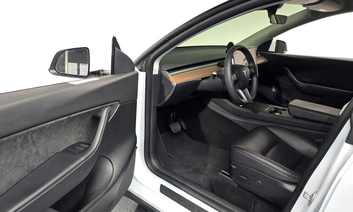 Tesla Model Y — фото 4