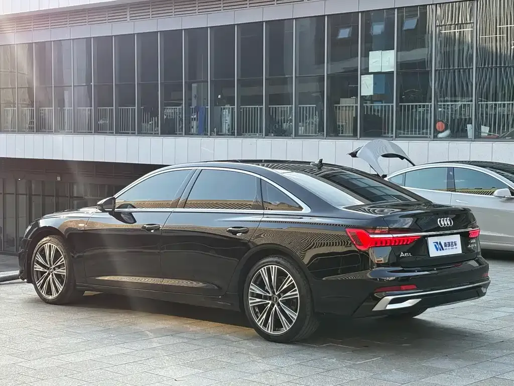 Audi A6L — фото 5