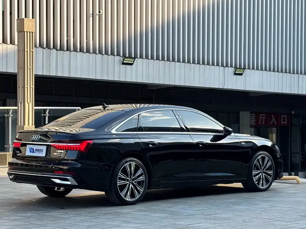 Audi A6L — фото 2