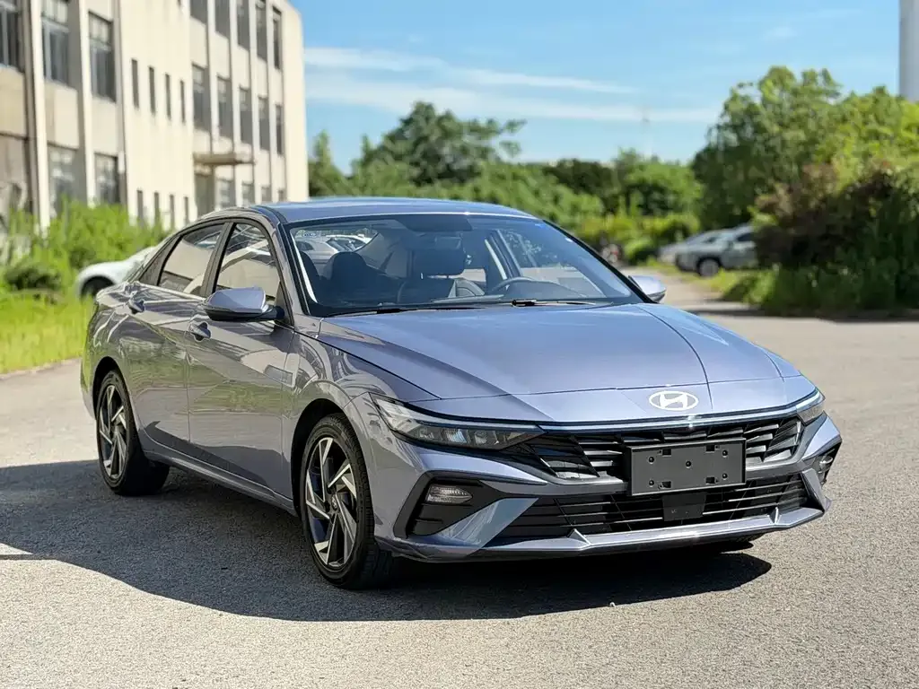 Hyundai Elantra — фото 8