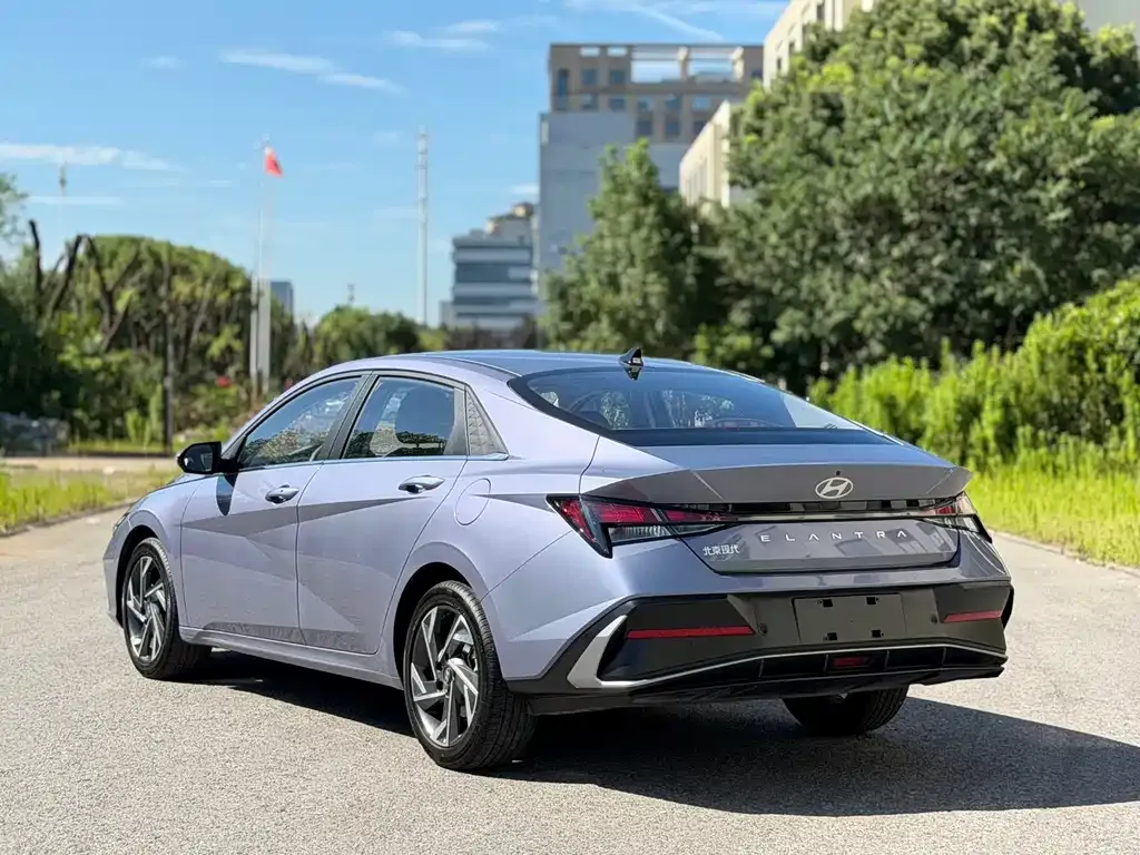 Hyundai Elantra — фото 9