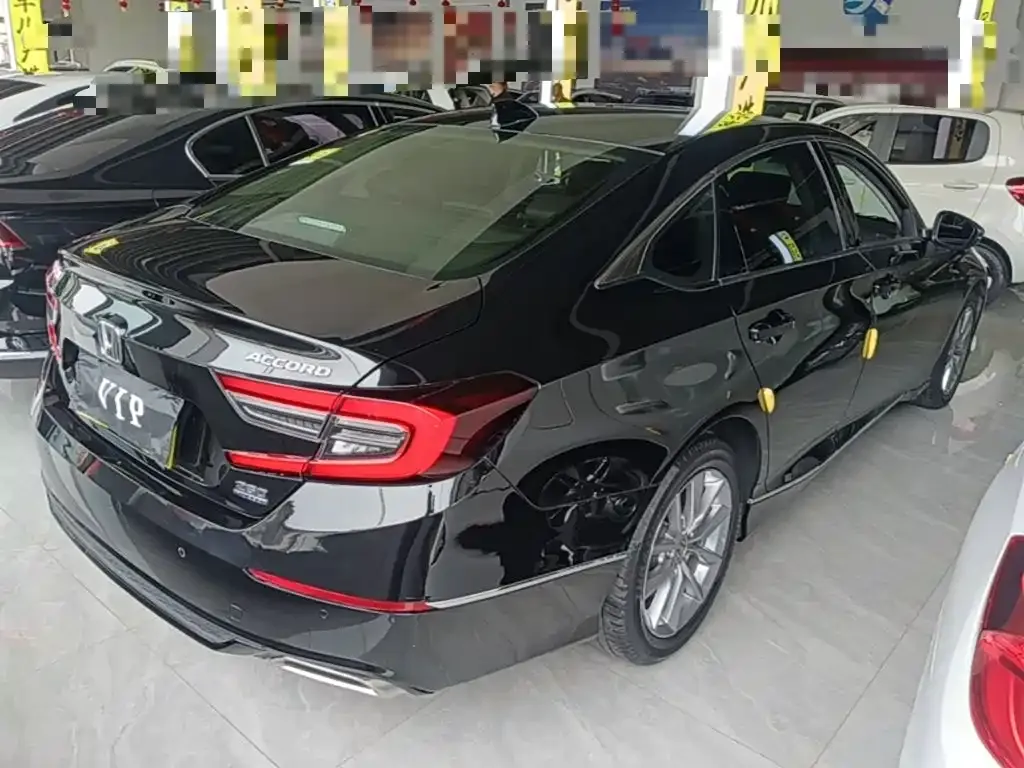 Honda Accord — фото 10