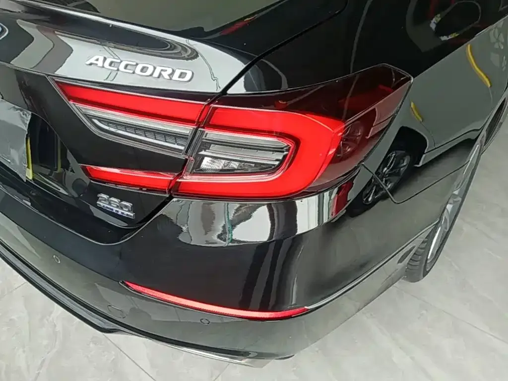 Honda Accord — фото 4