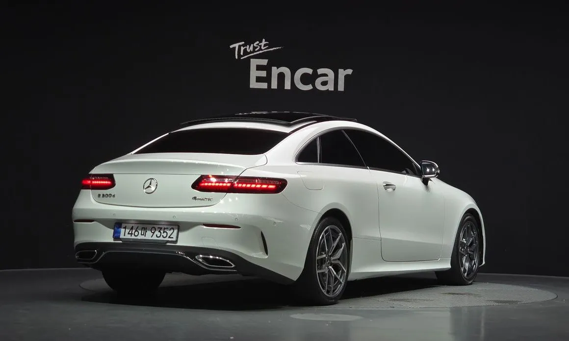 Mercedes-Benz E-Class — фото 2