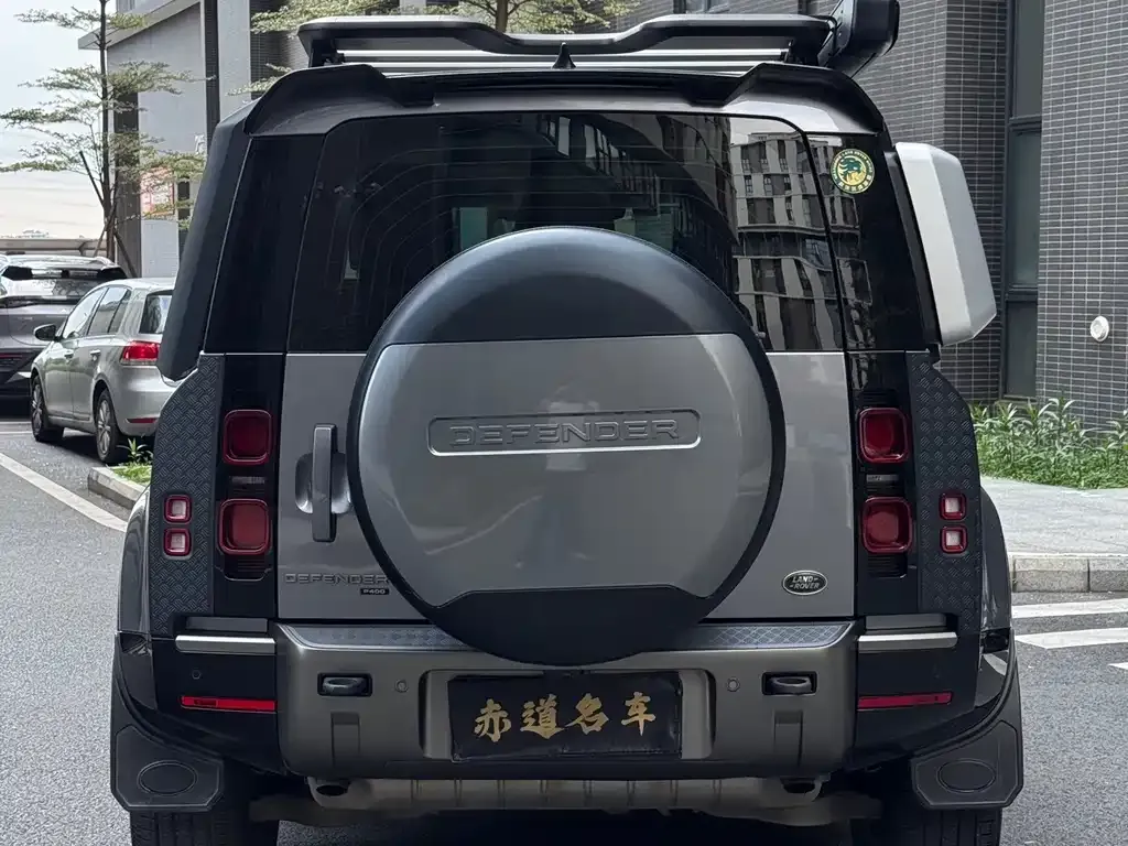 Land Rover Defender — фото 10