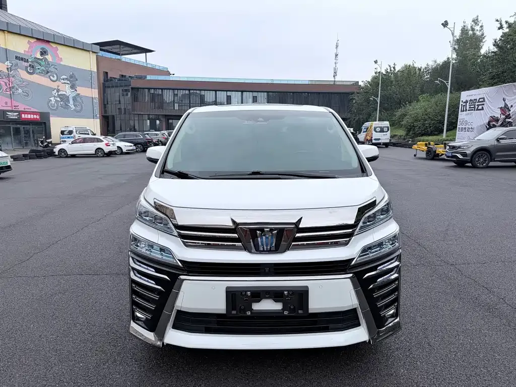 Toyota Vellfire — фото 2