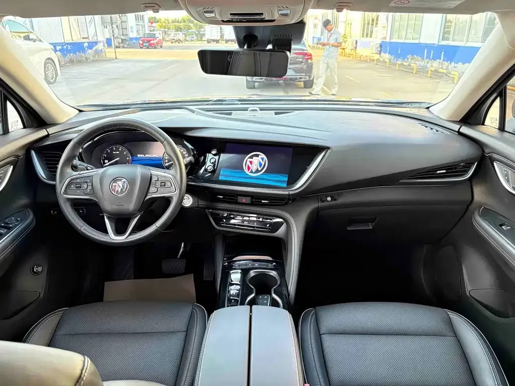 Buick Envision Plus — фото 9