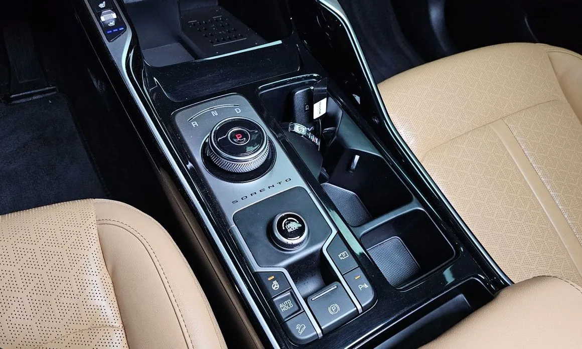 Kia Sorento — фото 10
