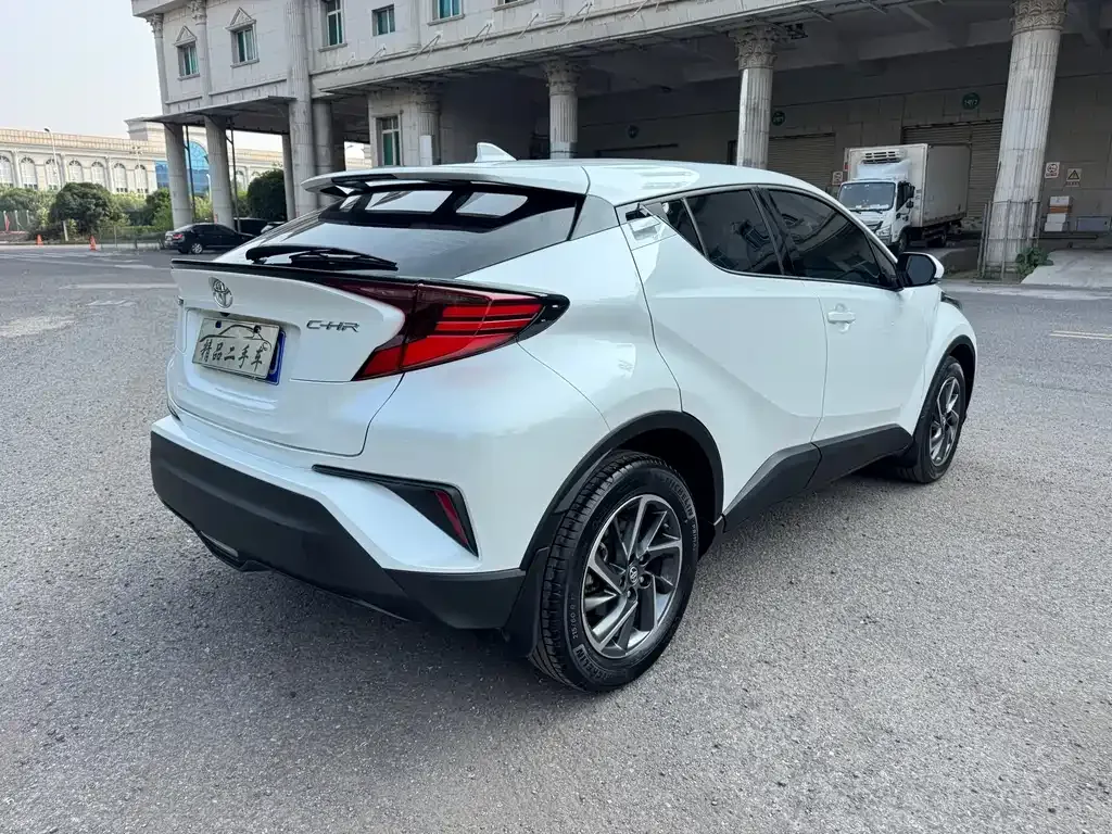 Toyota C-HR — фото 5