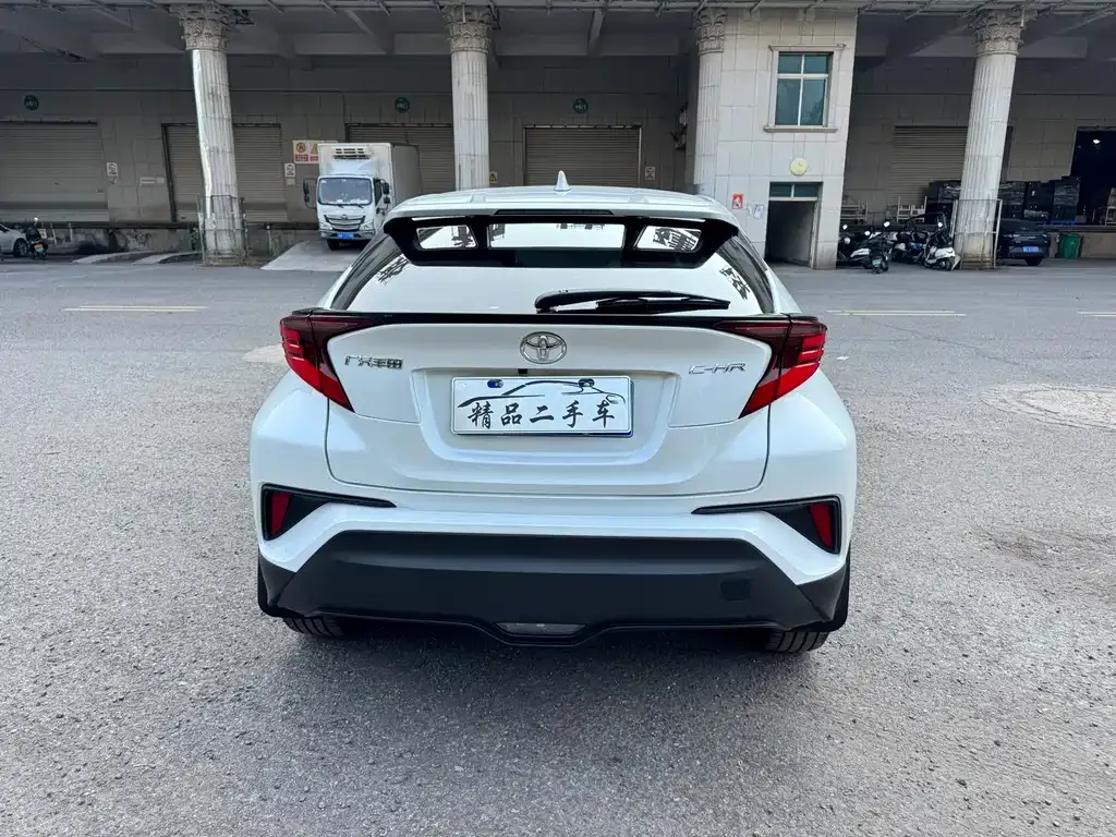 Toyota C-HR — фото 9