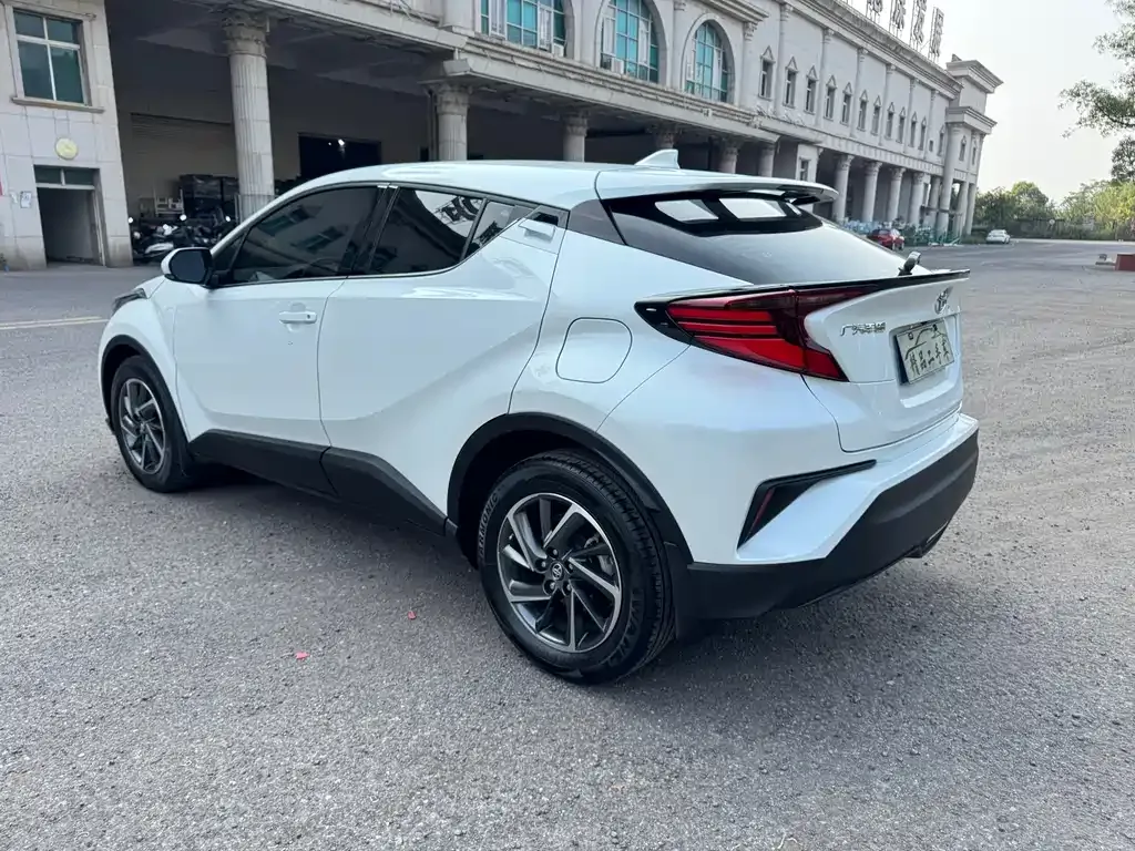 Toyota C-HR — фото 7