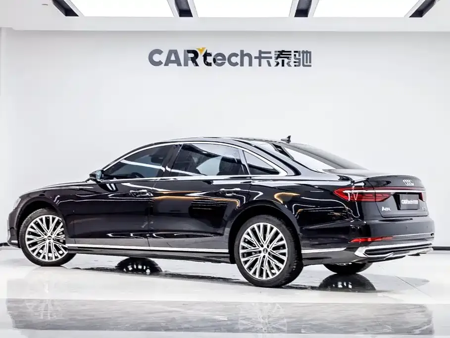Audi A8 — фото 7