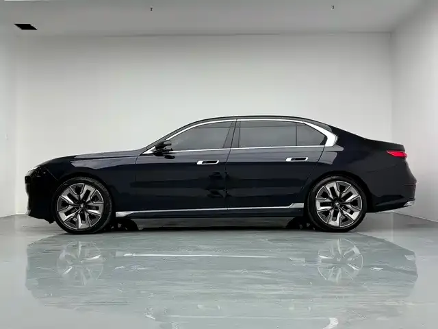 BMW 7 Series — фото 4