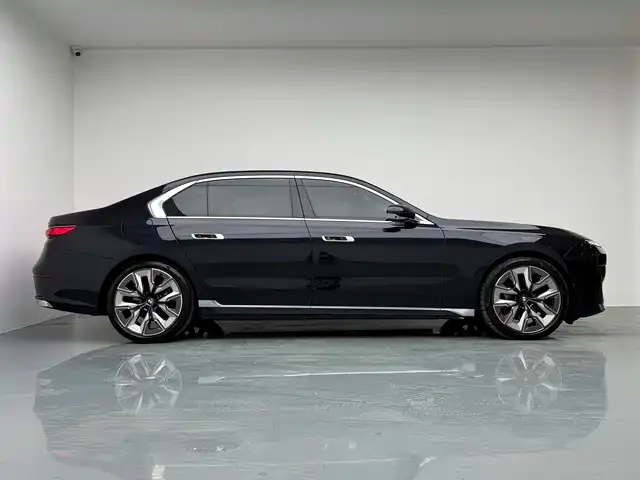 BMW 7 Series — фото 3
