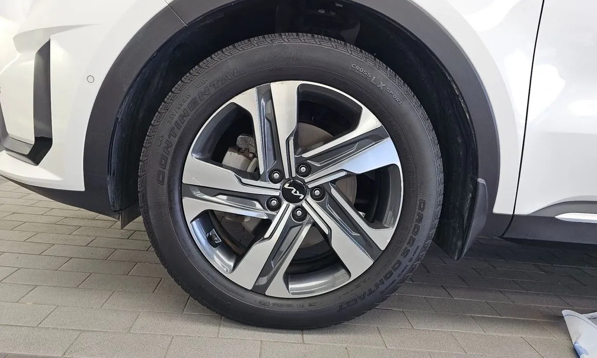 Kia Sorento — фото 9